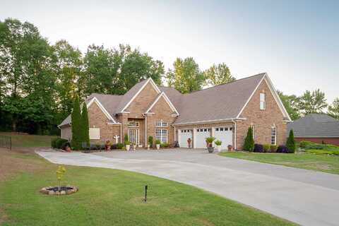 311 Woodfern Dr, Killen, AL 35645