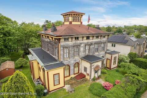 24 St Stephens Place, Staten Island, NY 10306