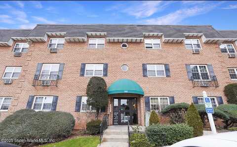 400 Maryland Avenue, Staten Island, NY 10305
