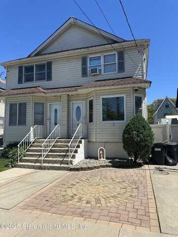 21 Dryden Court, Staten Island, NY 10302