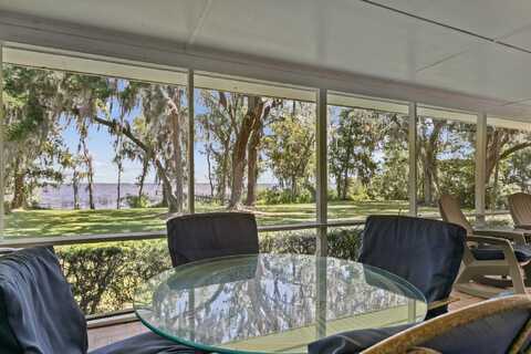 105 Union Ave, Crescent City, FL 32112