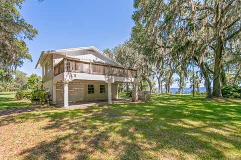 105 Union Ave, Crescent City, FL 32112