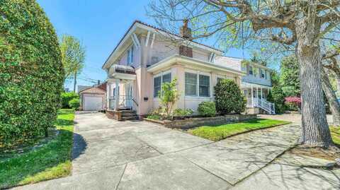4 N Lancaster Ave, Margate City, NJ 08402