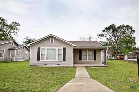 108 E Clayton Street, Cuero, TX 77954