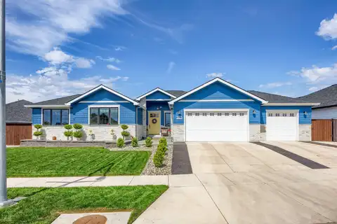 3203 Broken Top Way, Medford, OR 97504