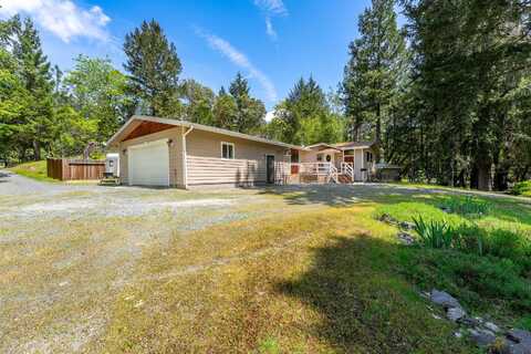855 Cienaga Lane, Grants Pass, OR 97526