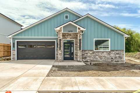 1670 Monarch Lane, Medford, OR 97504
