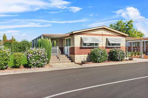 301 Freeman Road, Central Point, OR 97502