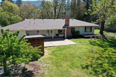 8890 Monument Drive, Grants Pass, OR 97526