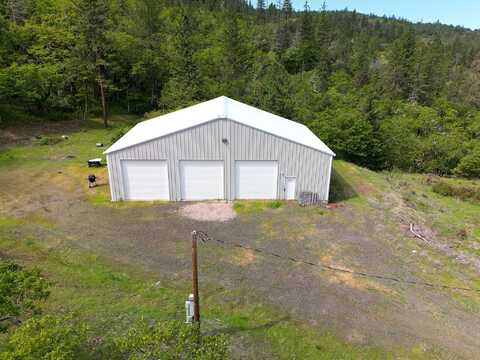 365 White Tail Drive, Eagle Point, OR 97524