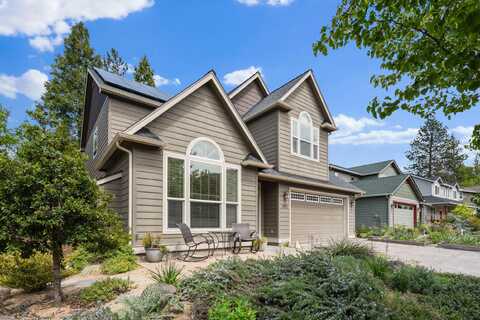 1821 Summer Place, Talent, OR 97540