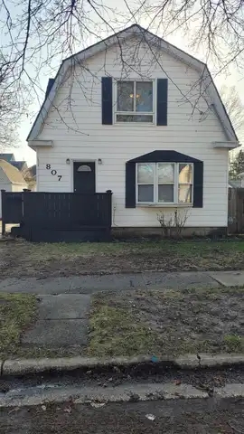 807 Michigan, Owosso, MI 48867