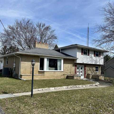 613 E Rolston, Linden, MI 48415