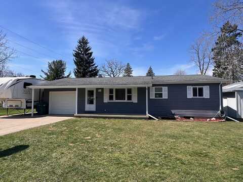 631 N Madison, Perry, MI 48872
