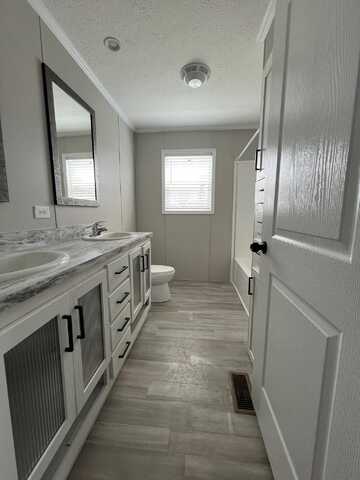 3489 Creekside Blvd, Burton, MI 48519