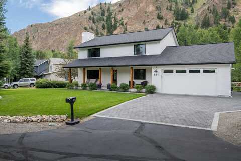 811 Angela Dr, Hailey, ID 83333