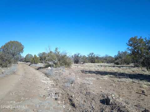 137 Cattle Drive, Ash Fork, AZ 86320