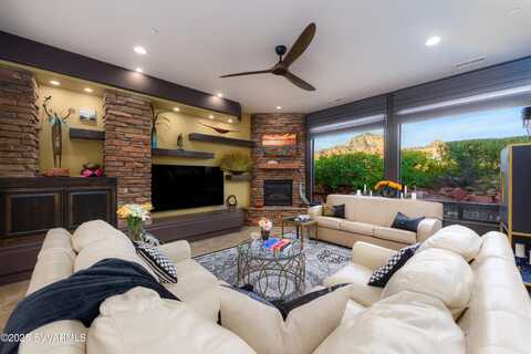 40 Vista Serrena Way, Sedona, AZ 86336