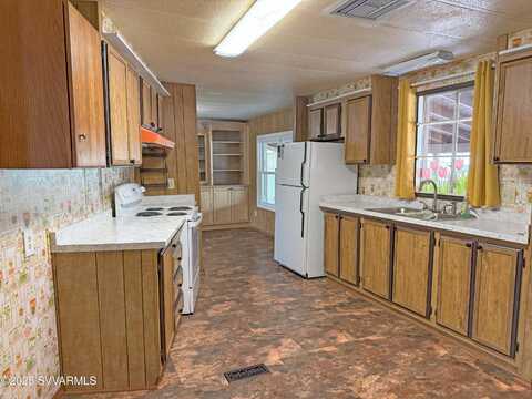 4715 N Drifting Sands Rd, Rimrock, AZ 86335