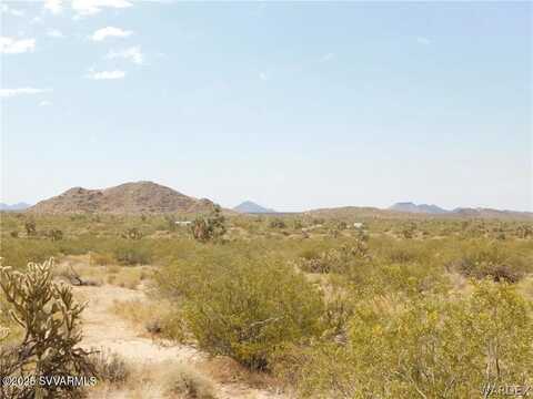 11811 Duquesne Rd, Yucca, AZ 86438