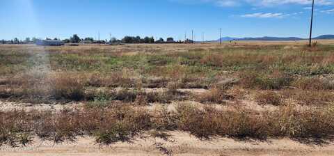 475 W Guymas Tr, Paulden, AZ 86334