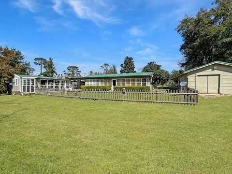 8225 Sealy Circle, Donalsonville, GA 39845