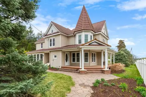22205 PIONEER Trail, COUNCIL BLUFFS, IA 51503