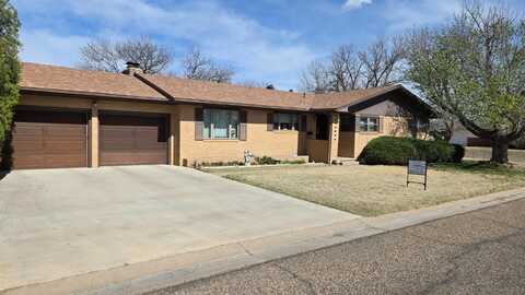 1704 North Roosevelt Avenue, Liberal, KS 67901