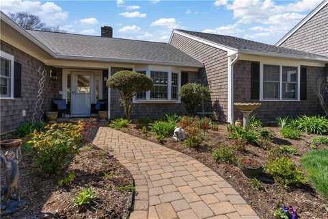 172 Young Drive, Portsmouth, RI 02871