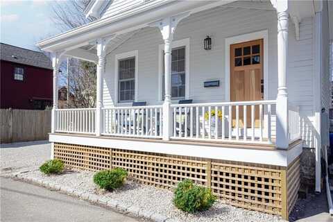 4 Gladding Court, Newport, RI 02840