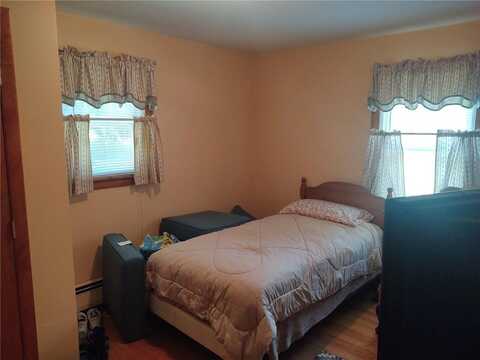 62 Chestnut Street, Seekonk, MA 02771