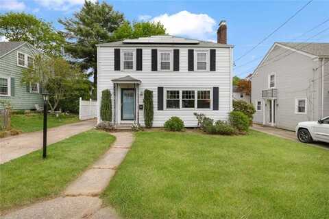 8 Dartmouth Avenue, Warwick, RI 02888