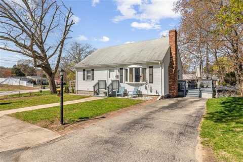 39 Oakland Drive, West Warwick, RI 02893
