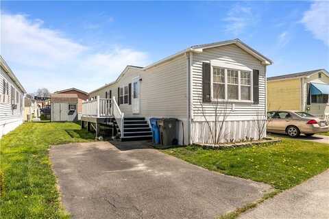 92 Bayview Parkway, Middletown, RI 02842