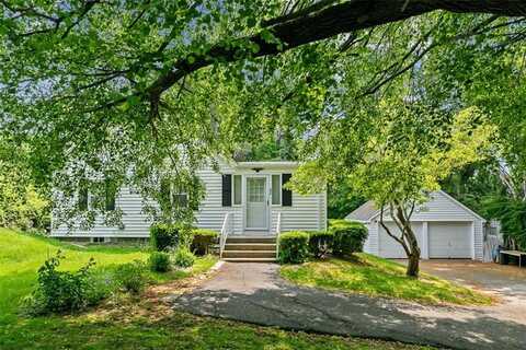 52 Hedly Street, Portsmouth, RI 02871