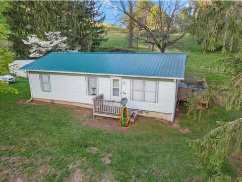 514 Wakefield Drive, Pounding Mill, VA 24637
