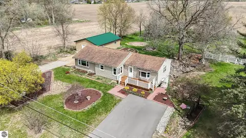 253 S Grover Street, Alma, MI 48801