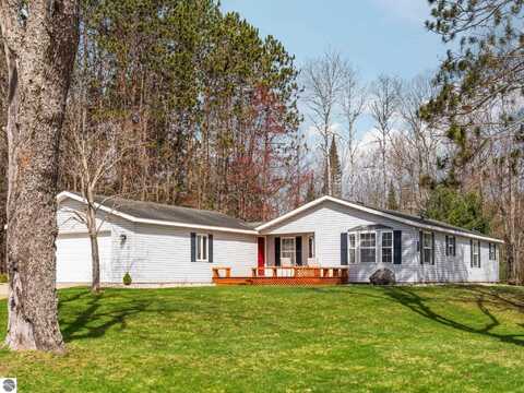 240 S Lake Drive, Cadillac, MI 49601