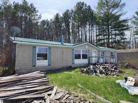 6889 Carpenter Road, Whittemore, MI 48770