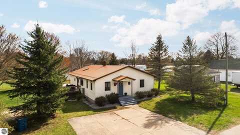 431 E Bittner Avenue, Reed City, MI 49618