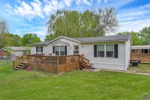165 SE Willow Way, Topeka, KS 66609