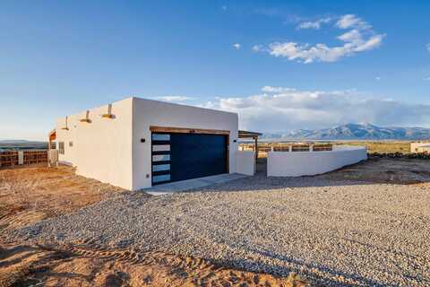 324 Los Cordovas Road, Ranchos de Taos, NM 87557