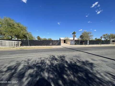 2221 S Sahuara Avenue, Tucson, AZ 85711