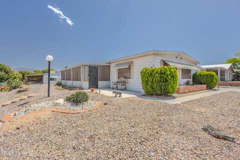 121 W Mora Drive, Green Valley, AZ 85614