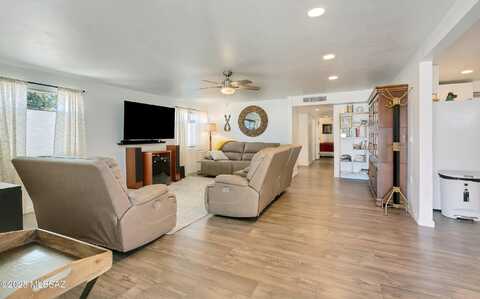 3402 E Kleindale Road, Tucson, AZ 85716