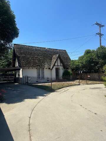 660 E Tulare Road, Lindsay, CA 93247