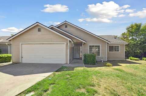 2447 N Michael Street, Visalia, CA 93292