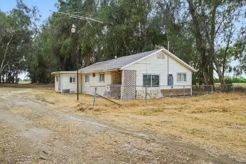 23559 Fremont Avenue, Lemoore, CA 93245