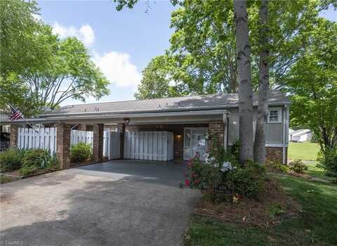 624 Riverbend Drive, Advance, NC 27006