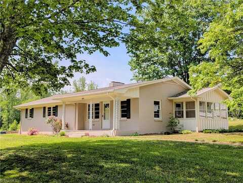 1299 N Franklin Road, Mount Airy, NC 27030